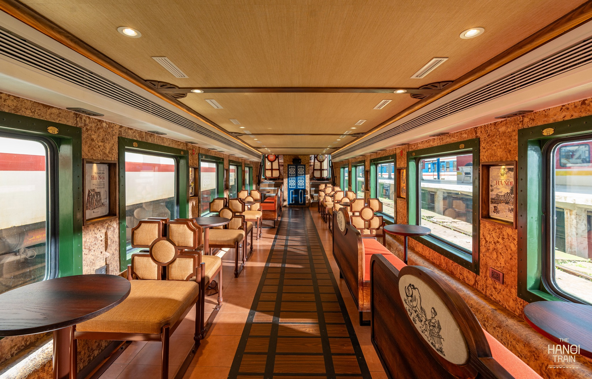 列車の車窓から広がる風景を満喫